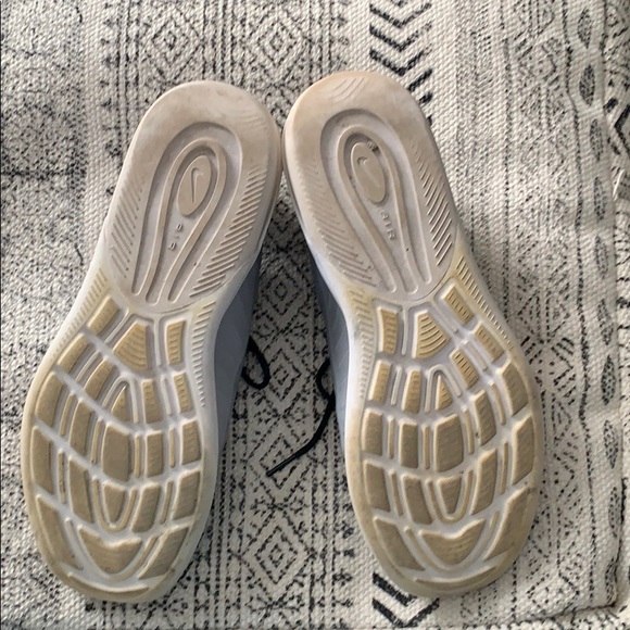 Nike Tennis Shoes - Picture 6 of 6